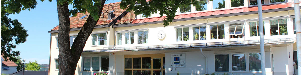 Kommunhuset i Dals-Ed, sommarbild