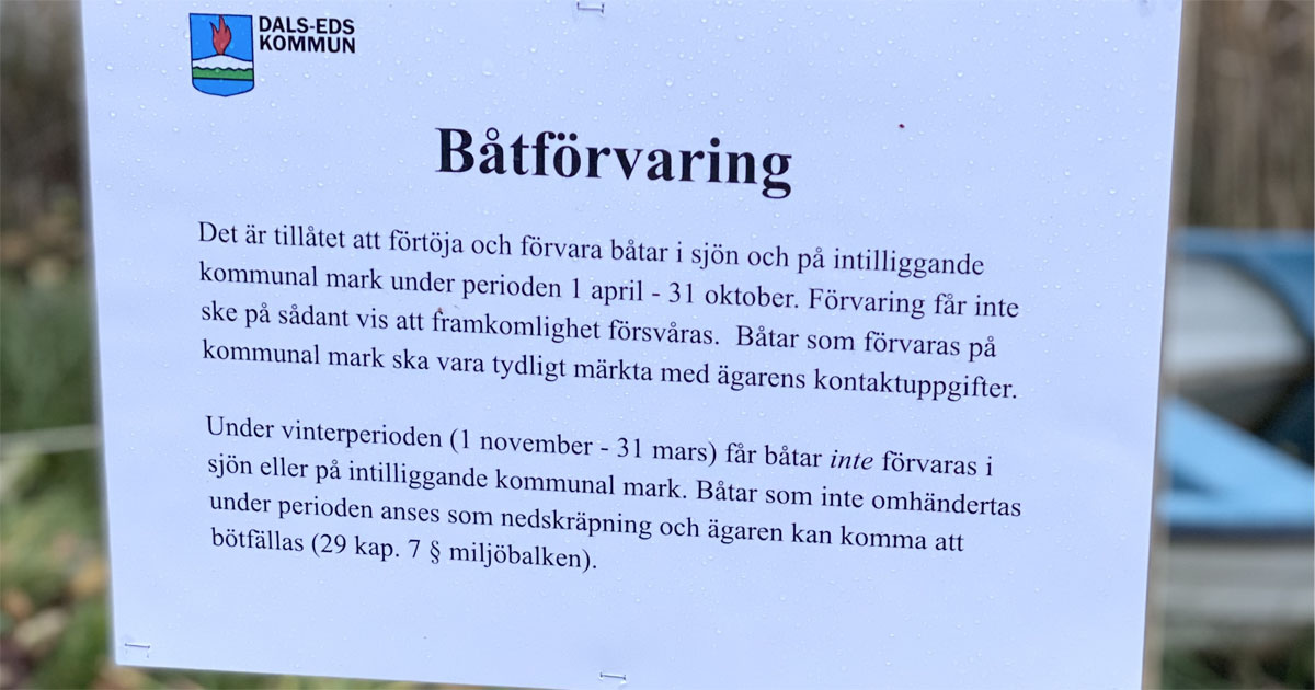 Informationsskylt om båtförvaring