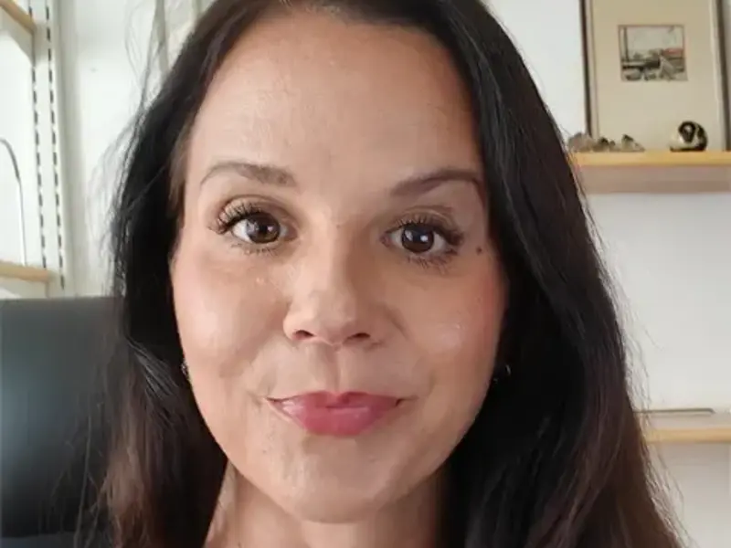 <strong>Melissa Lazarides</strong>